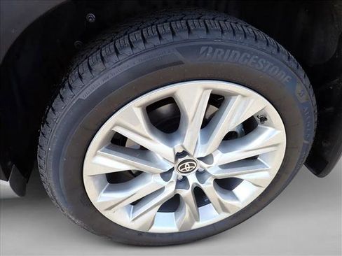 Used 2021 Toyota Highlander Limited image 7