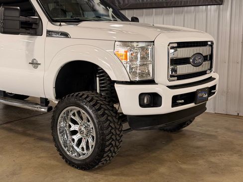 Used 2015 Ford F250 Lariat w/ Lariat Interior Package AWD/4WD image 12