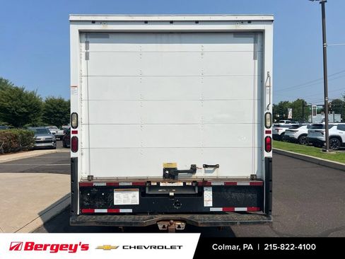 Used 2015 GMC Savana 3500 RWD image 8