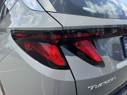 Used 2024 Hyundai Tucson SE AWD/4WD image 11