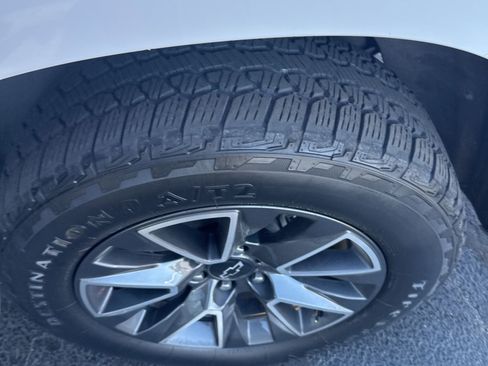 Used 2022 Chevrolet Tahoe Z71 w/ Luxury Package image 6