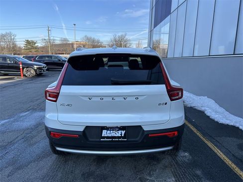 Certified 2023 Volvo XC40 B5 Plus w/ Protection Package Premier image 7