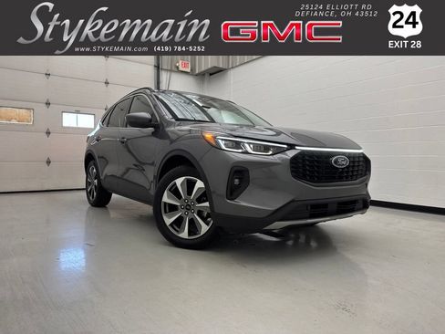 Used 2024 Ford Escape Platinum AWD/4WD image 1