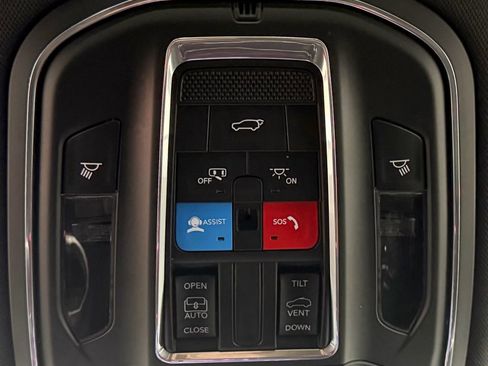 Used 2023 Jeep Grand Cherokee Altitude image 26