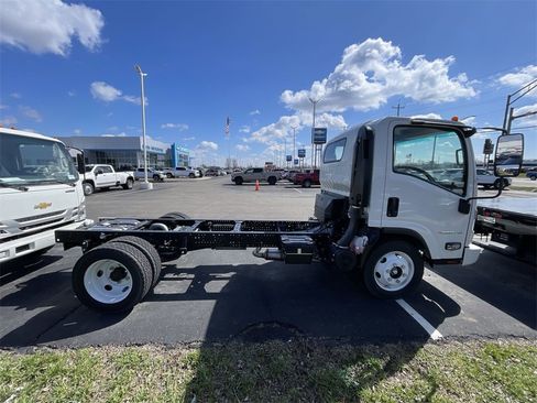 New 2024 Chevrolet Low Cab Forward image 5