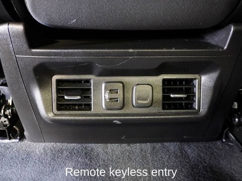 Used 2021 GMC Sierra 1500 SLE w/ X31 Off-Road Package image 8