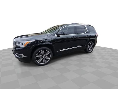 Used 2017 GMC Acadia Denali w/ Technology Package image 4