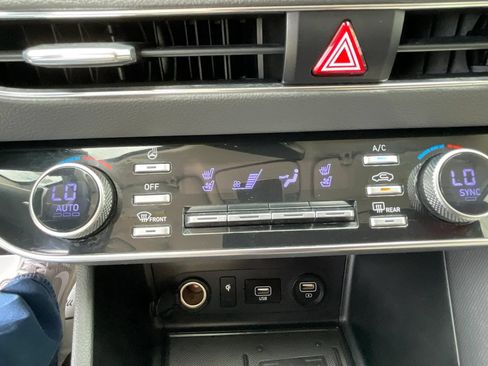 Used 2021 Hyundai Sonata Limited w/ Preferred Accessory Package FWD image 23