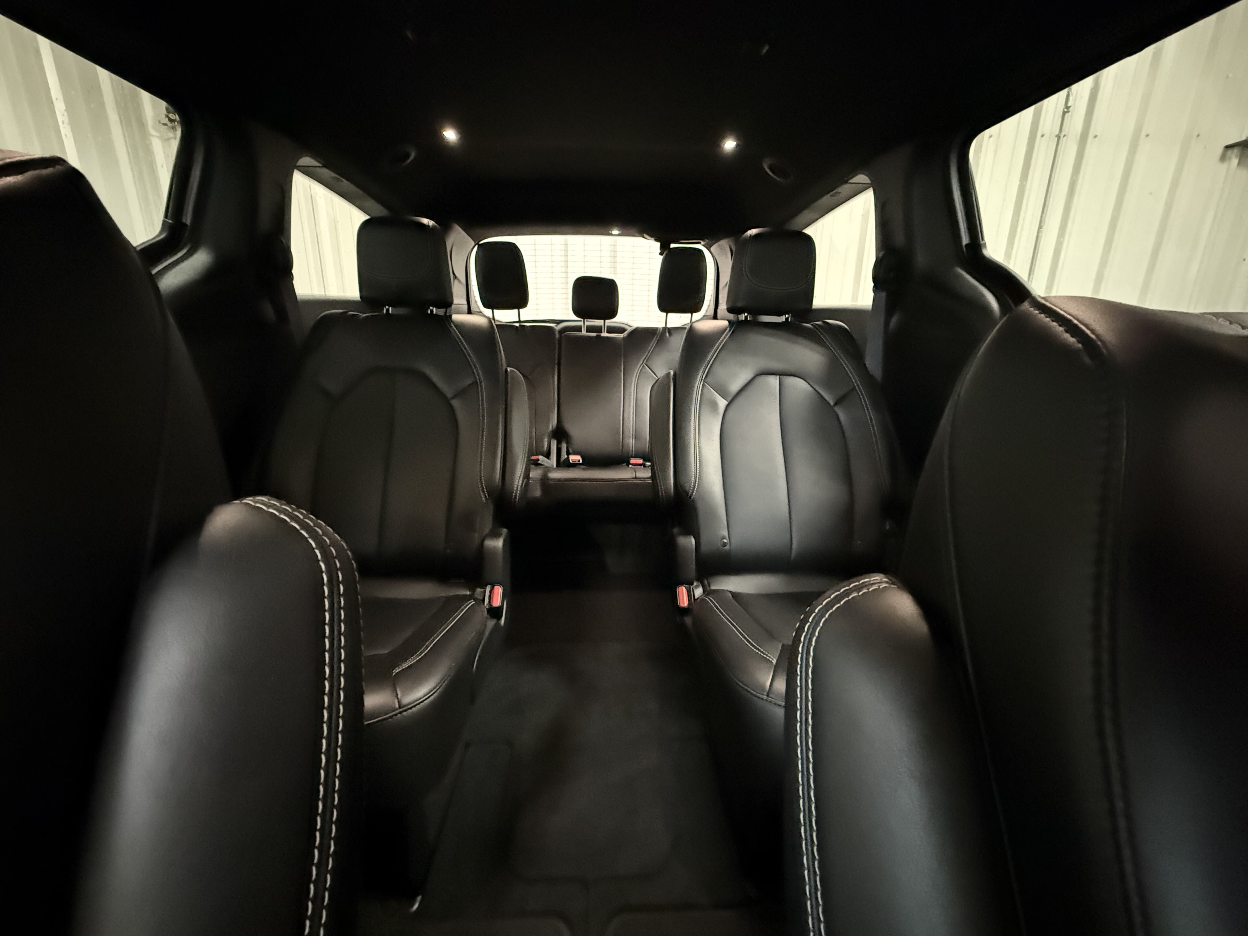 Used 2024 Chrysler Pacifica Touring-L w/ S Appearance Package FWD image 23
