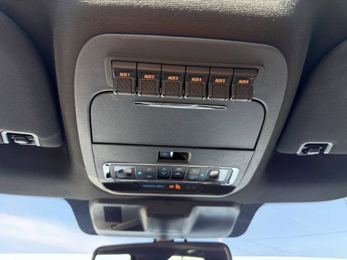 Used 2025 Ford F250 Platinum AWD/4WD image 35