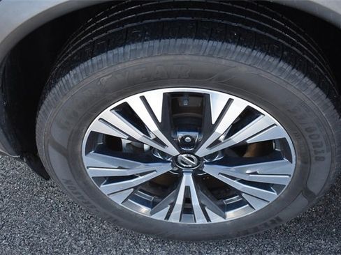 Used 2021 Nissan Rogue SV w/ Premium Package image 12