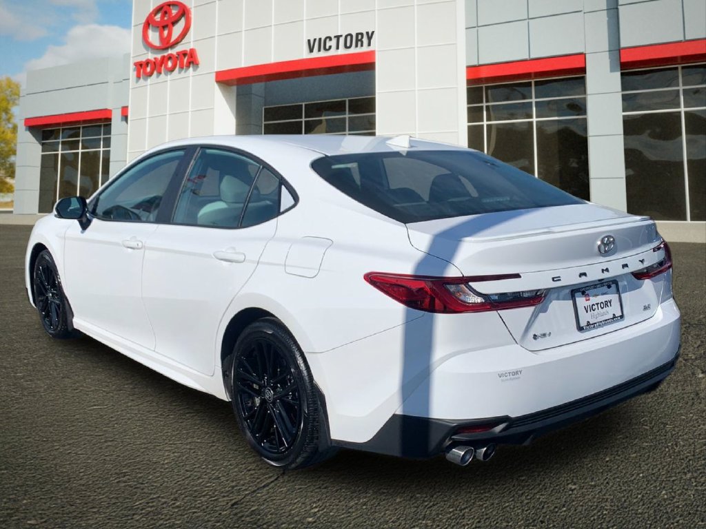 Used 2025 Toyota Camry SE w/ Convenience Package FWD image 5