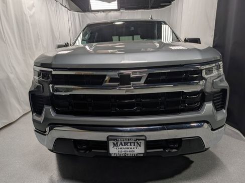 Used 2024 Chevrolet Silverado 1500 LT AWD/4WD image 9