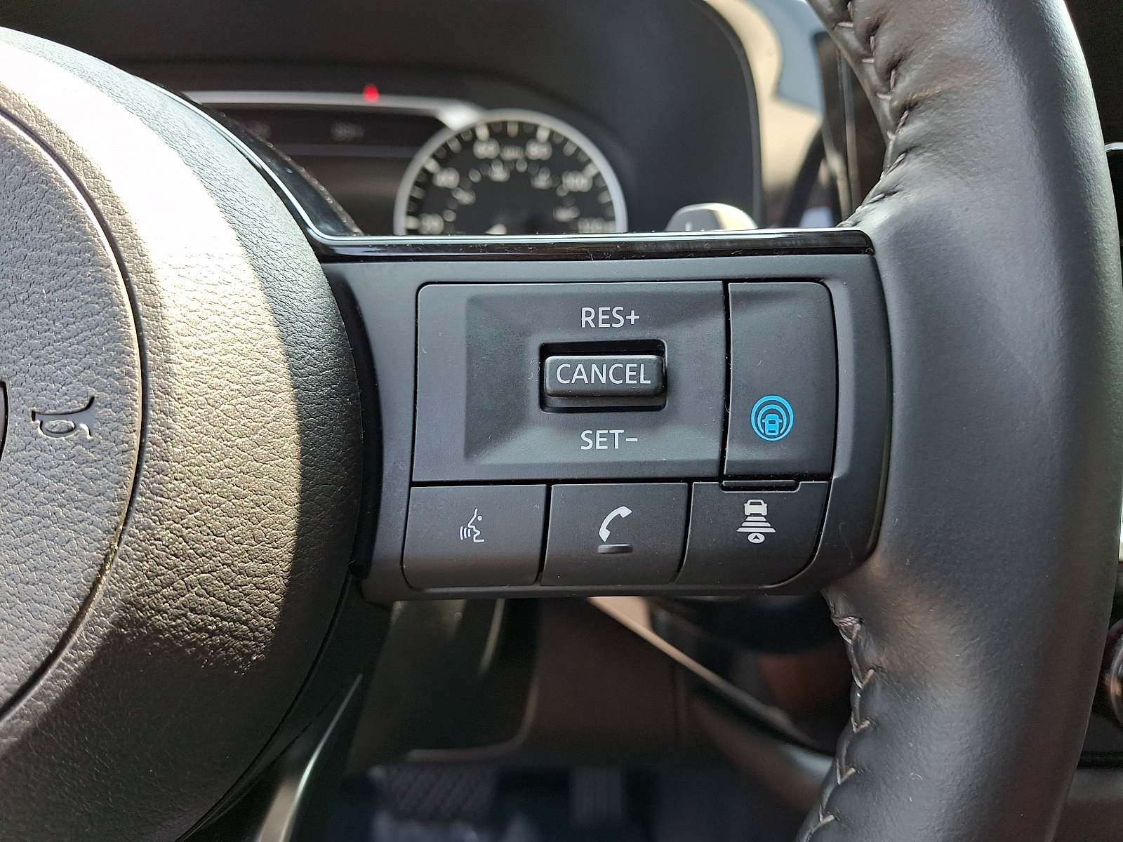 Certified 2024 Nissan Pathfinder SL w/ SL Premium Package AWD/4WD image 23