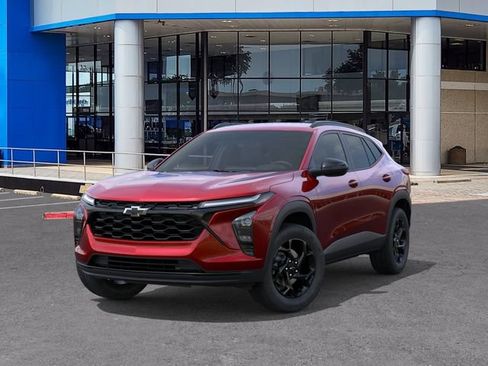 New 2026 Chevrolet Trax LT w/ Driver Confidence Package FWD image 6