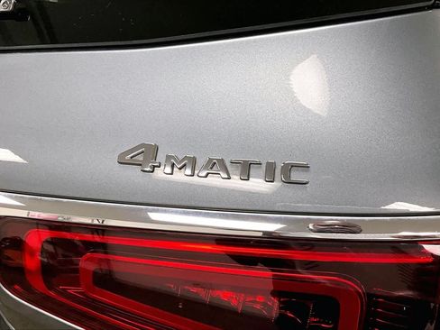 Used 2023 Mercedes-Benz GLS 450 4MATIC image 10