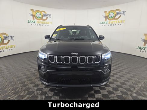 Certified 2024 Jeep Compass Latitude w/ Convenience Group AWD/4WD image 3