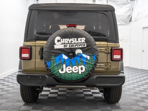 Used 2026 Jeep Wrangler Sport AWD/4WD image 6