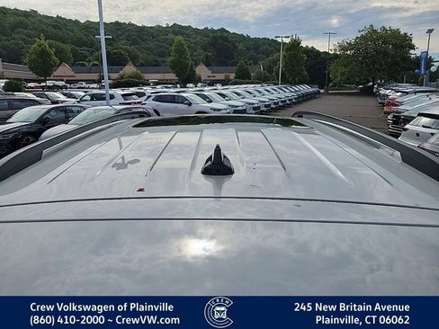 Certified 2024 Volkswagen Atlas Peak Edition SEL AWD/4WD image 30