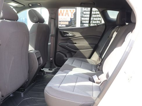 New 2026 Chevrolet Trax RS w/ Sunroof Package FWD image 24