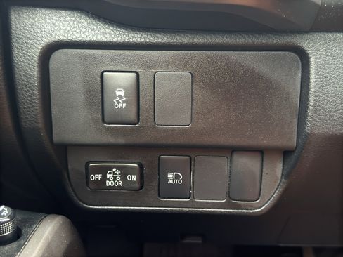 Used 2023 Toyota Tacoma SR5 w/ Black Out Package (TMS) image 25