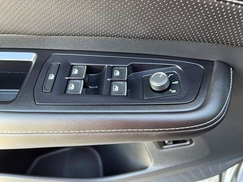 Certified 2025 Volkswagen Atlas SE w/ Panoramic Sunroof Package image 17