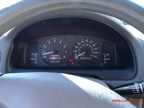 Used 2002 Toyota Corolla LE image 15