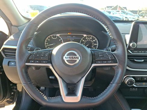 Used 2020 Nissan Altima 2.5 SR w/ Premium Package image 17