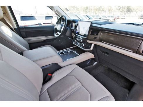 Certified 2022 Ford Expedition Limited image 27