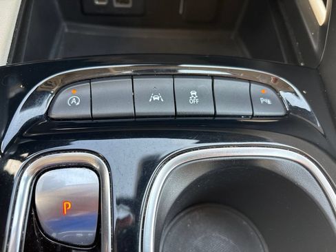 Certified 2022 Buick Envision Avenir w/ Premium Seat Package FWD image 34