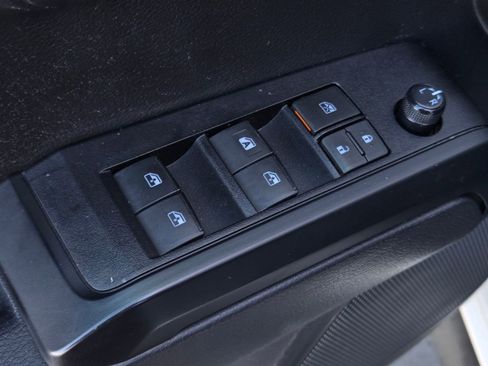 Certified 2022 Toyota Tacoma SR image 10