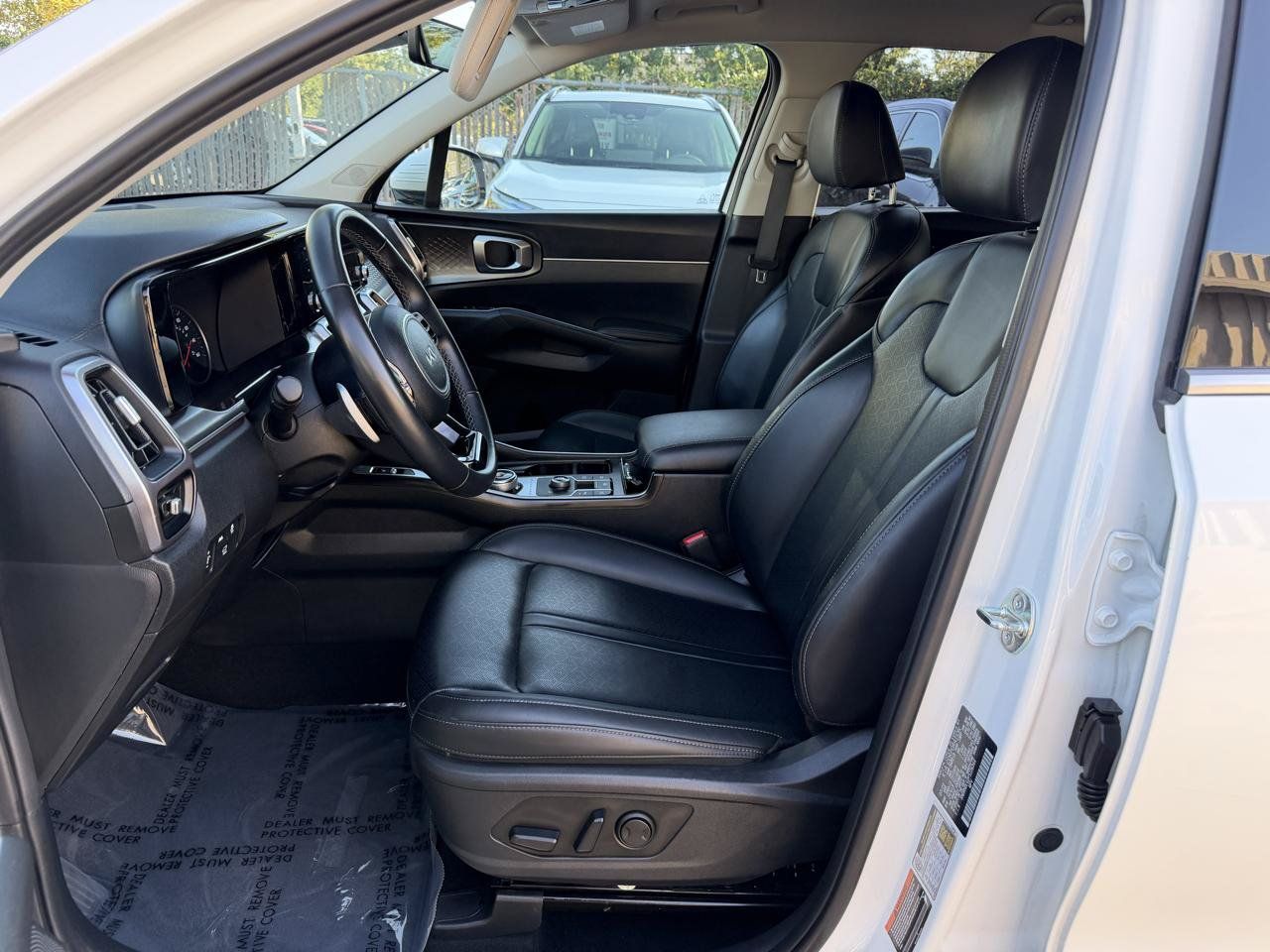 Used 2023 Kia Sorento EX AWD/4WD image 4