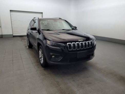 Used 2020 Jeep Cherokee Latitude Plus w/ Cold Weather Group AWD/4WD image 13