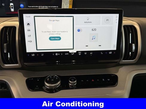 New 2025 Ford Expedition Active image 13