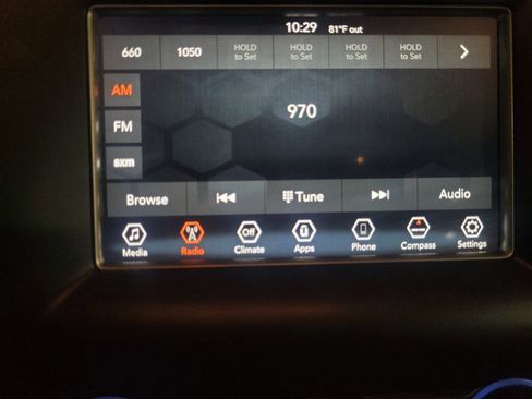 Used 2019 Jeep Grand Cherokee Laredo AWD/4WD image 25