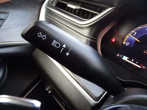 Used 2025 Jeep Grand Cherokee L Limited w/ Black Appearance Package image 15