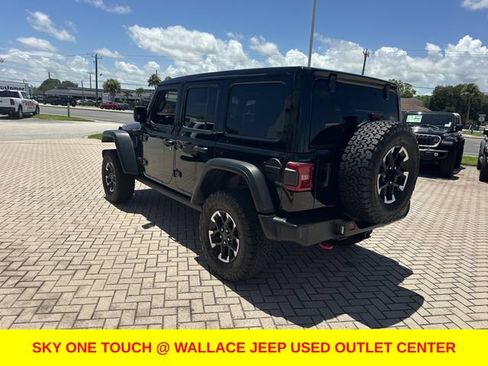 Used 2026 Jeep Wrangler Unlimited Rubicon AWD/4WD image 8