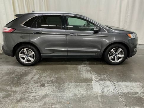 Used 2019 Ford Edge SEL w/ Equipment Group 201A image 2