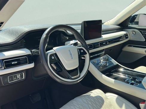 Used 2023 Lincoln Aviator Black Label w/ Class IV Trailer Tow Package image 12