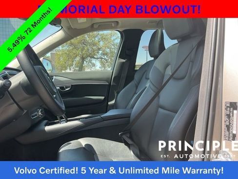 Certified 2024 Volvo XC90 B5 Core w/ Protection Package Premier AWD/4WD image 31