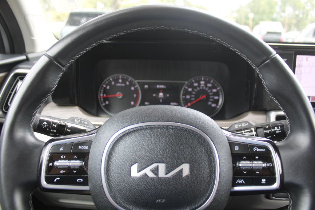 Certified 2023 Kia Sorento EX w/ Panoramic Sunroof Package FWD image 28
