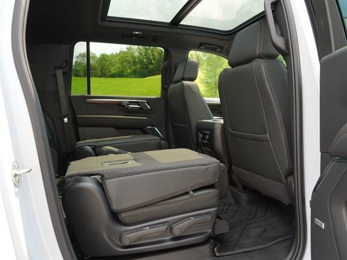 Certified 2026 Chevrolet Suburban High Country w/ Sun And Tow Package AWD/4WD image 30