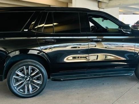 Used 2024 Cadillac Escalade Sport image 2