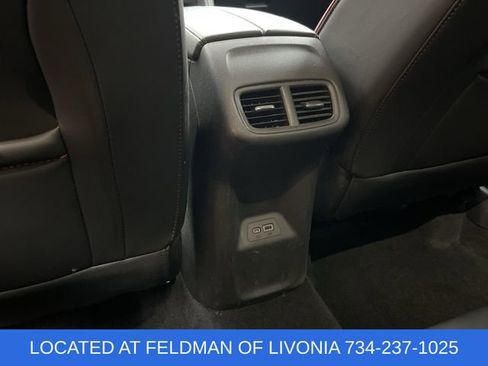 Certified 2022 Buick Envision Essence w/ Sport Touring Package image 20