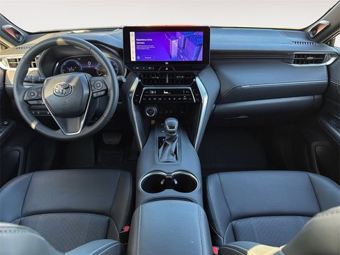 Used 2024 Toyota Venza Limited image 10