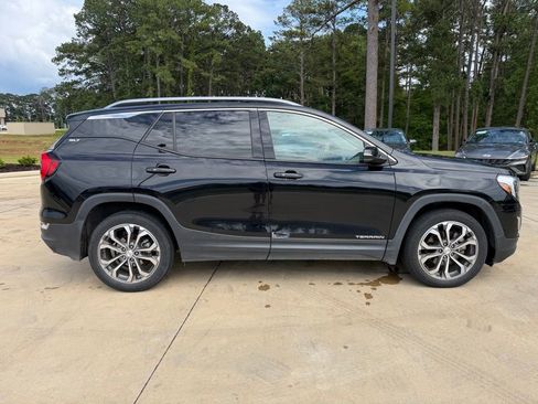 Used 2020 GMC Terrain SLT w/ Preferred Package FWD image 3