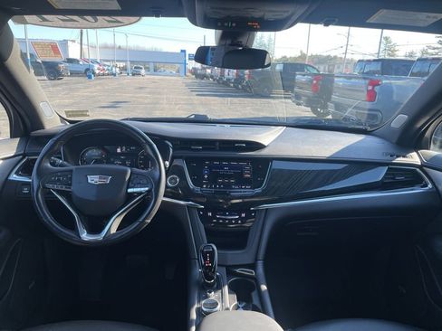 Used 2021 Cadillac XT6 Premium Luxury AWD/4WD image 11