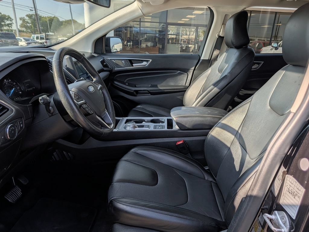 Used 2022 Ford Edge Titanium AWD/4WD image 27