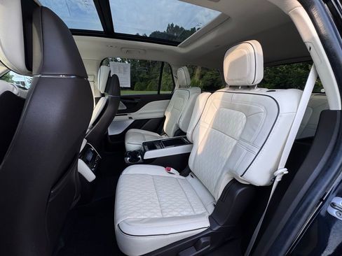 Used 2023 Lincoln Aviator Black Label w/ Jet Package image 25
