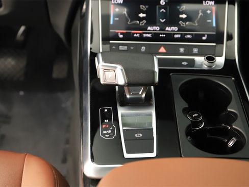 Used 2021 Audi Q7 3.0T Premium w/ Convenience Package image 21